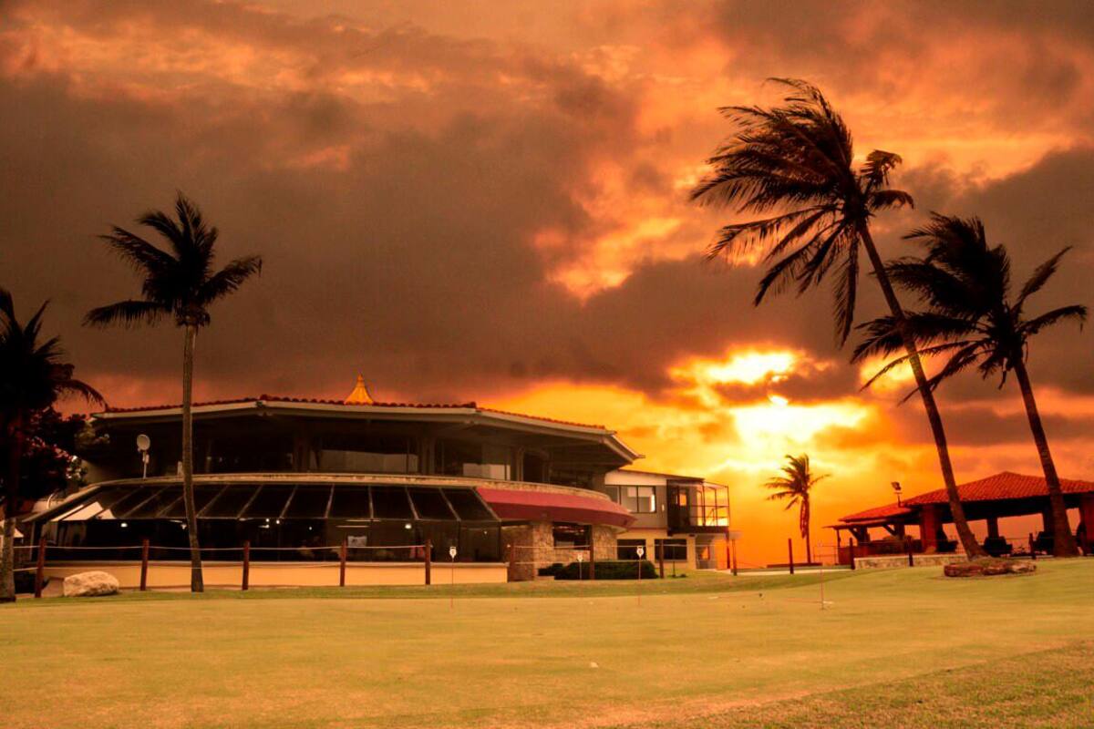 Escándalo en el Country Club de Barranquilla por acto sexual en uno de sus baños