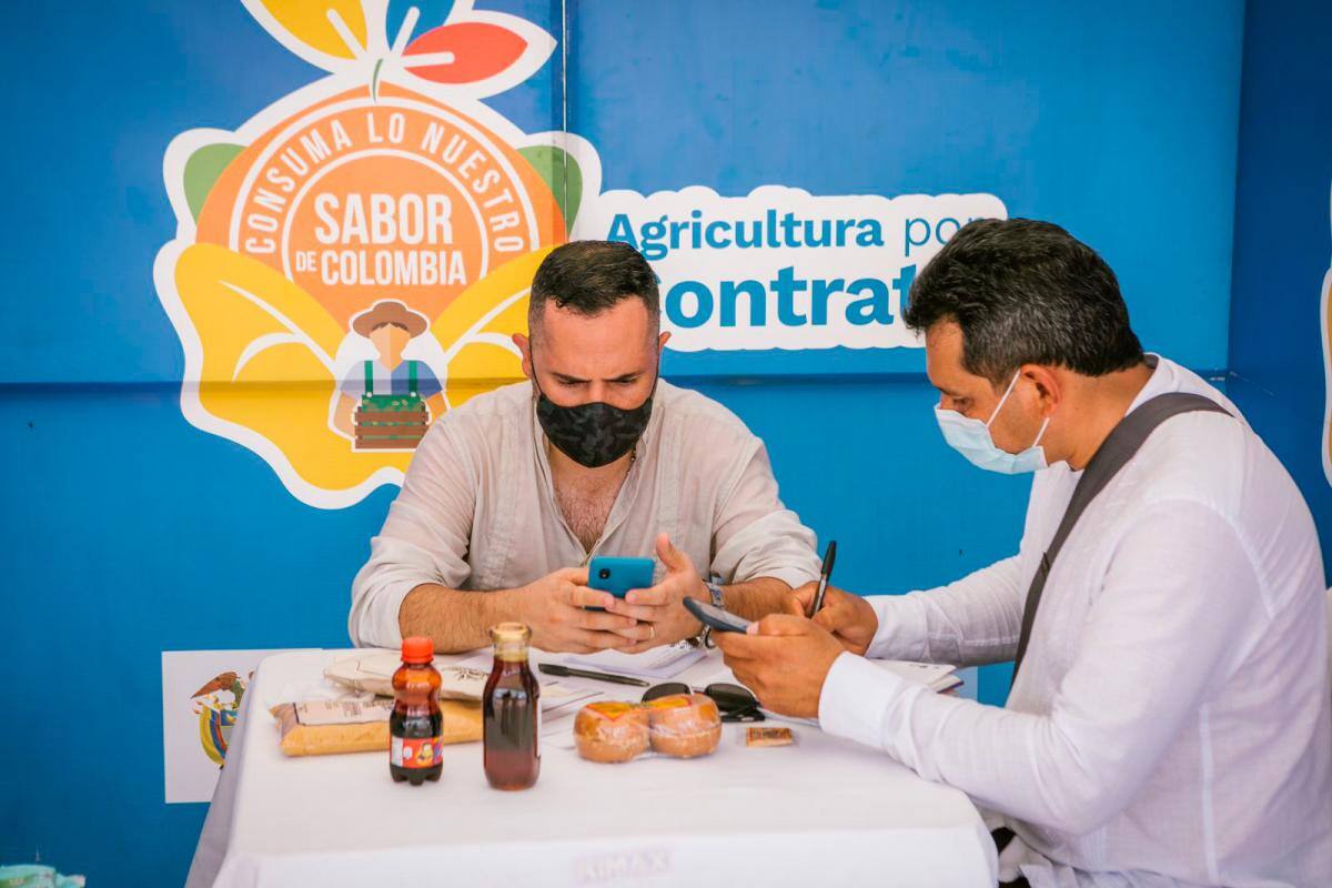 Una cita de negocios. //FOTOS carlos sierra - minagricultura-cortesía