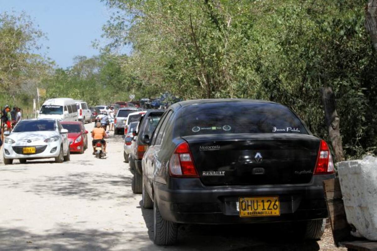 Playa Blanca ha llegado a recibir 10 mil personas en un solo día de fin de semana, según estimaciones de Parques Nacionales Naturales de Colombia. ARCHIVO