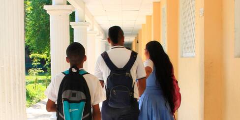 “Colegio del Pie de la Popa canceló la matrícula porque le debo plata”