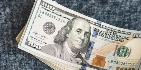El dólar sigue recuperando terreno y sobrepasó los $3.800 este viernes