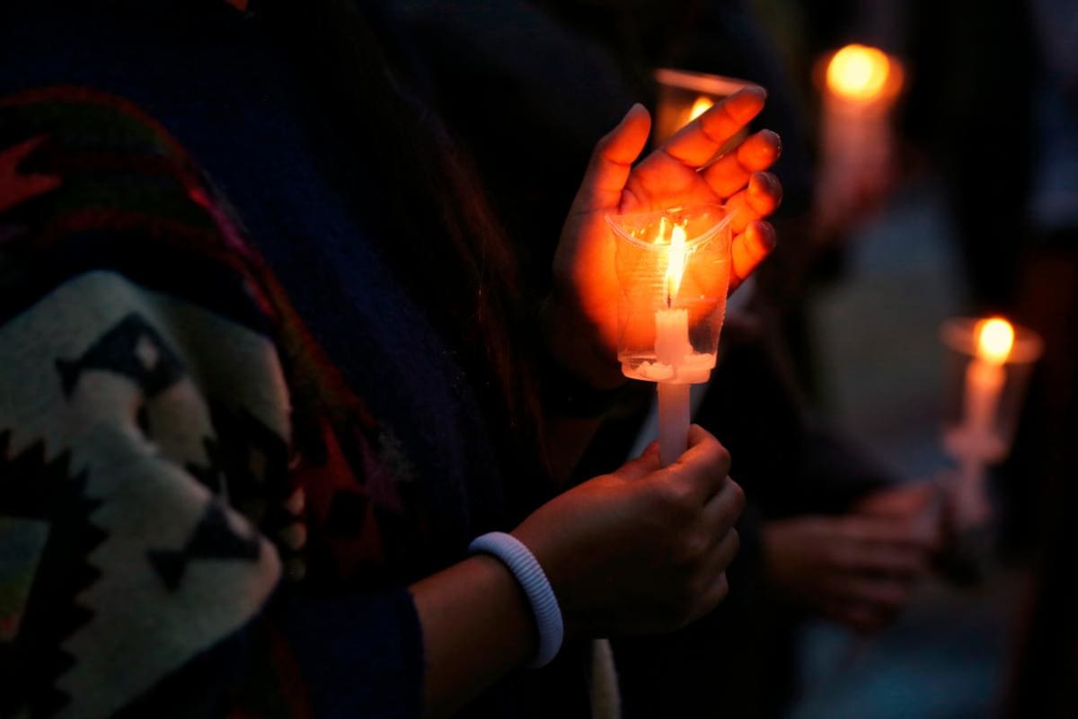 Colombia busca desaparecidos por la violencia en fosas comunes del exterior