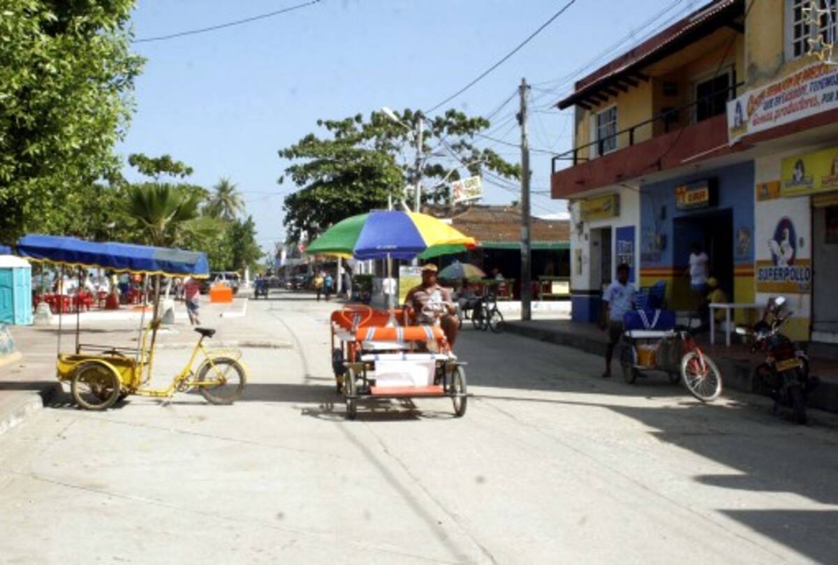 Con recursos de regalías se ejecuta en Tolú un coliseo multifuncional para una Institución Educativa.