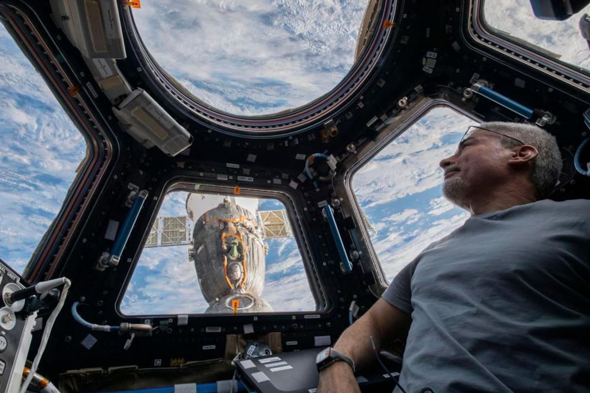 Astronauta regresa tras batir récord de EE. UU. en el espacio