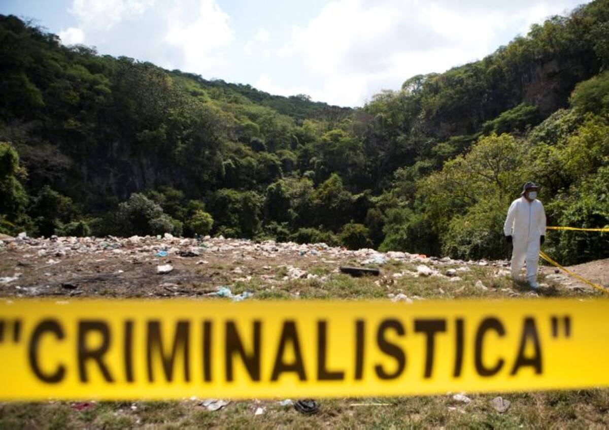 Hasta el momento, se ha realizado la exhumación de 12 cadáveres. AP Rebecca Blackwell