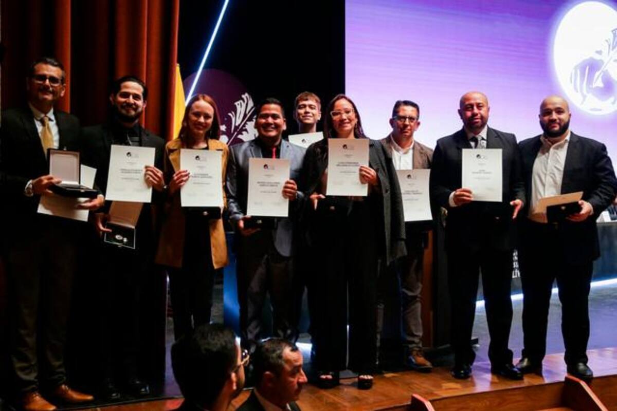 El Colombiano y Vanguardia ganaron premio de periodismo Simón Bolívar