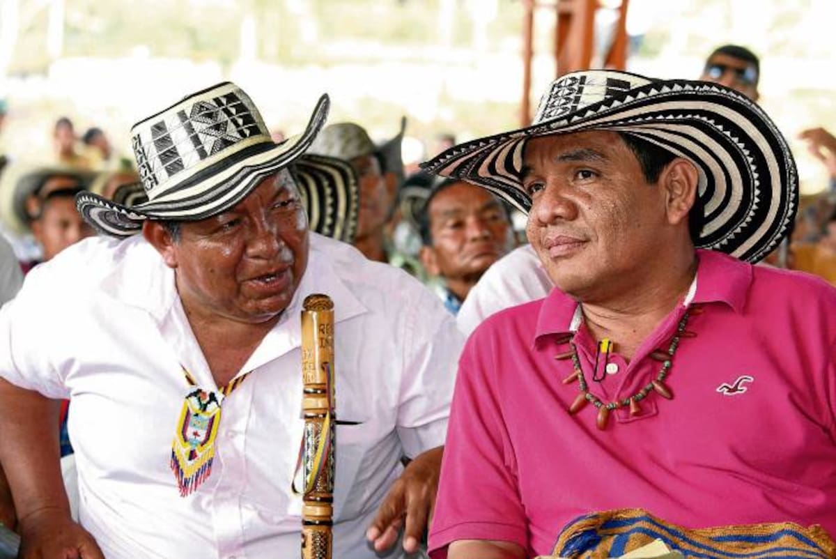 MANUEL SANTIAGO PÉREZ/EL UNIVERSAL/ Celedio Padilla, capitán Mayor, y Eder Espitia, Cacique Mayor, elegidos por los cabildos.