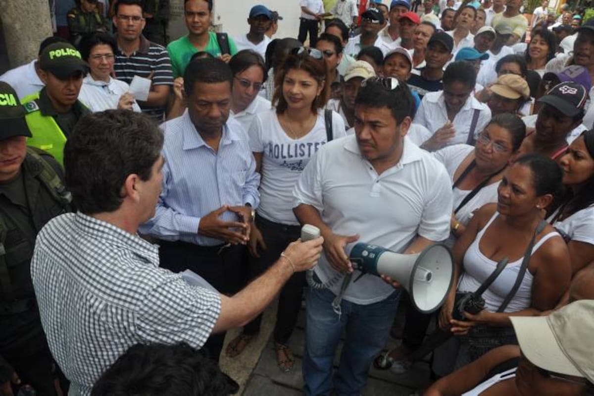 La protesta de trabajadores de Seatech fue atendida por el encargado luego de presidir un consejo de gobierno.