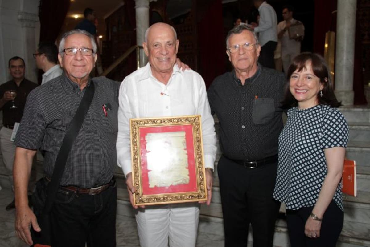 Oswaldo Sierra, William Spicker, Iván Spicker y Sonia Monroy./ LUIS APARICIO