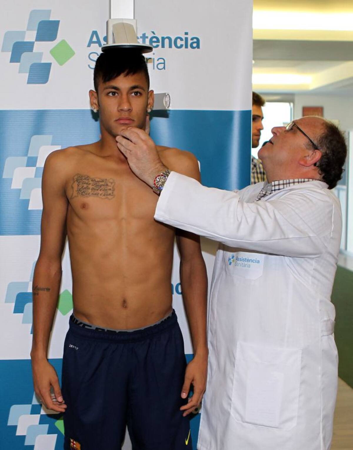 Neymar en las pruebas médicas. AFP