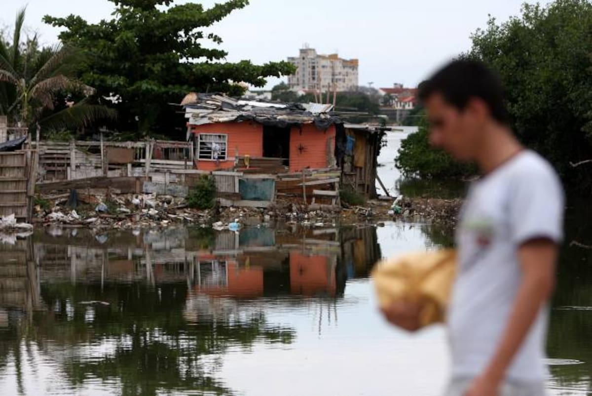 En Torices, en las aguas detenidas del Caño Juan Angola. FOTO ÓSCAR DÍAZ