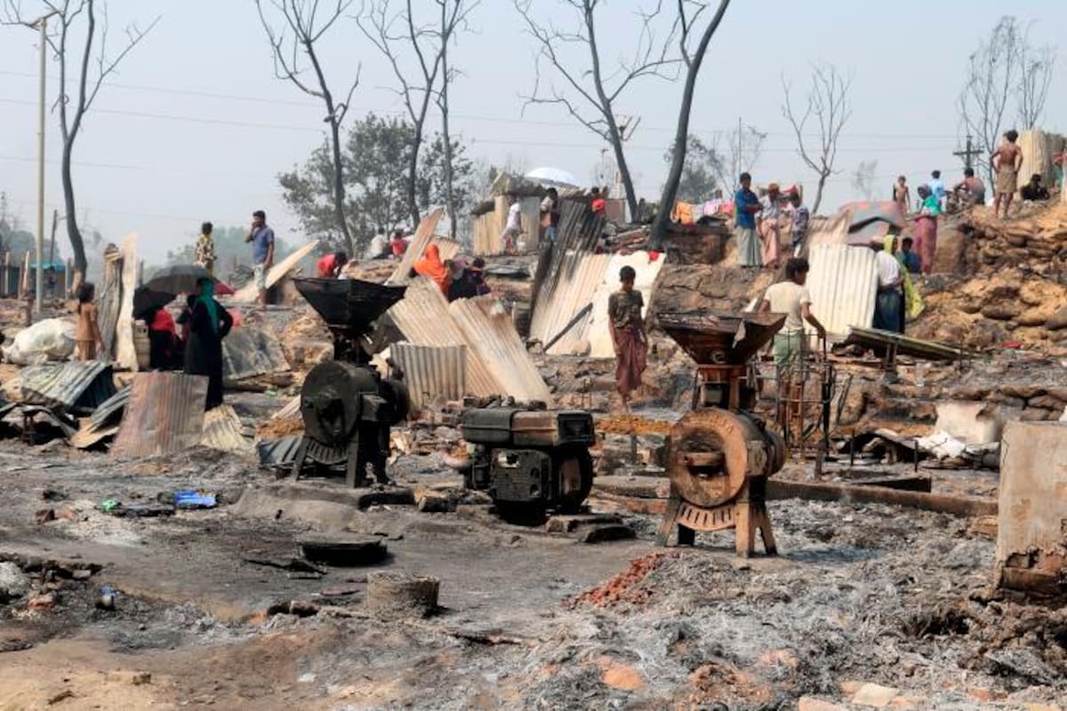 Al menos 15 muertos en gigantesco incendio en Bangladesh