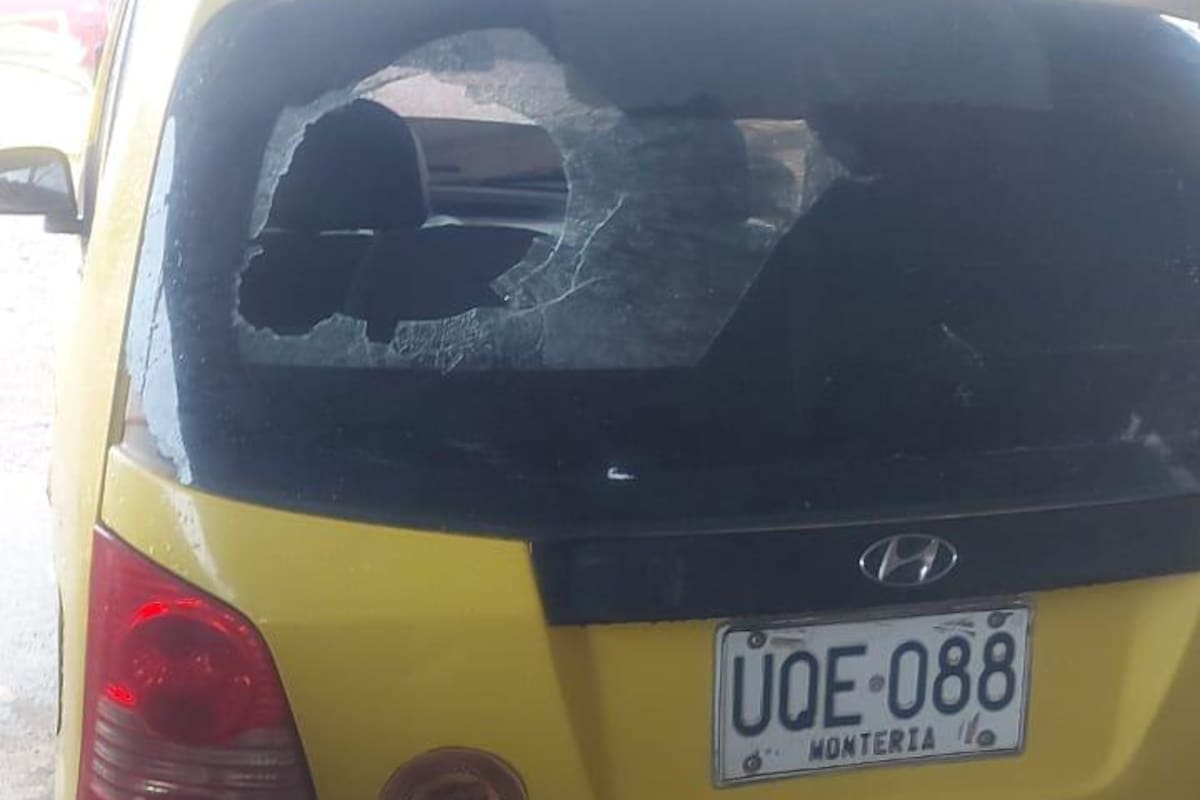 Atacan a piedra a dos taxis durante Día Sin Carro en Montería