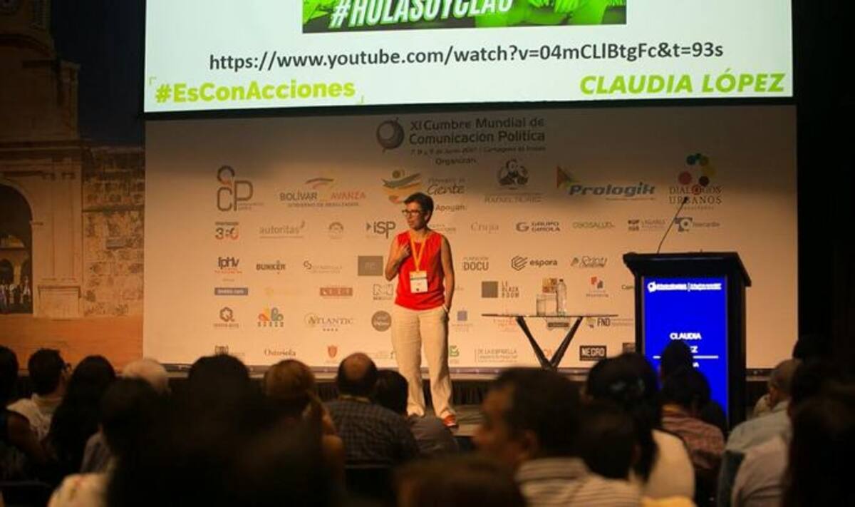 La senadora Claudia López, durante su intervención en la XI Cumbre de Comunicación Política que termina hoy en Cartagena. Cortesía
