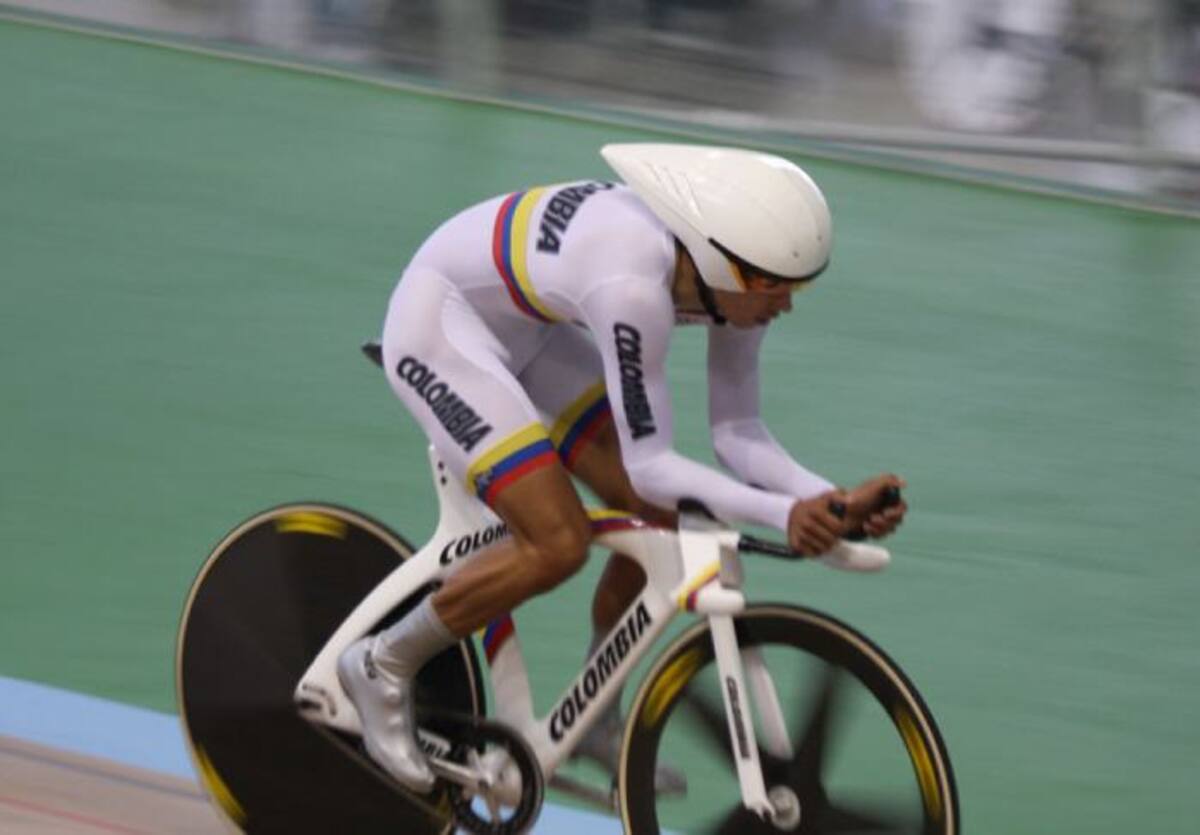 Los ciclistas colombianos Juliana Gaviria y Fabián Puerta viajan en la noche de este viernes a Bielorrusia, para competir en el Campeonato Mundial de Pista, que se correrá del 20 al 24 de febrero en la ciudad de Minsk. COLPRENSA