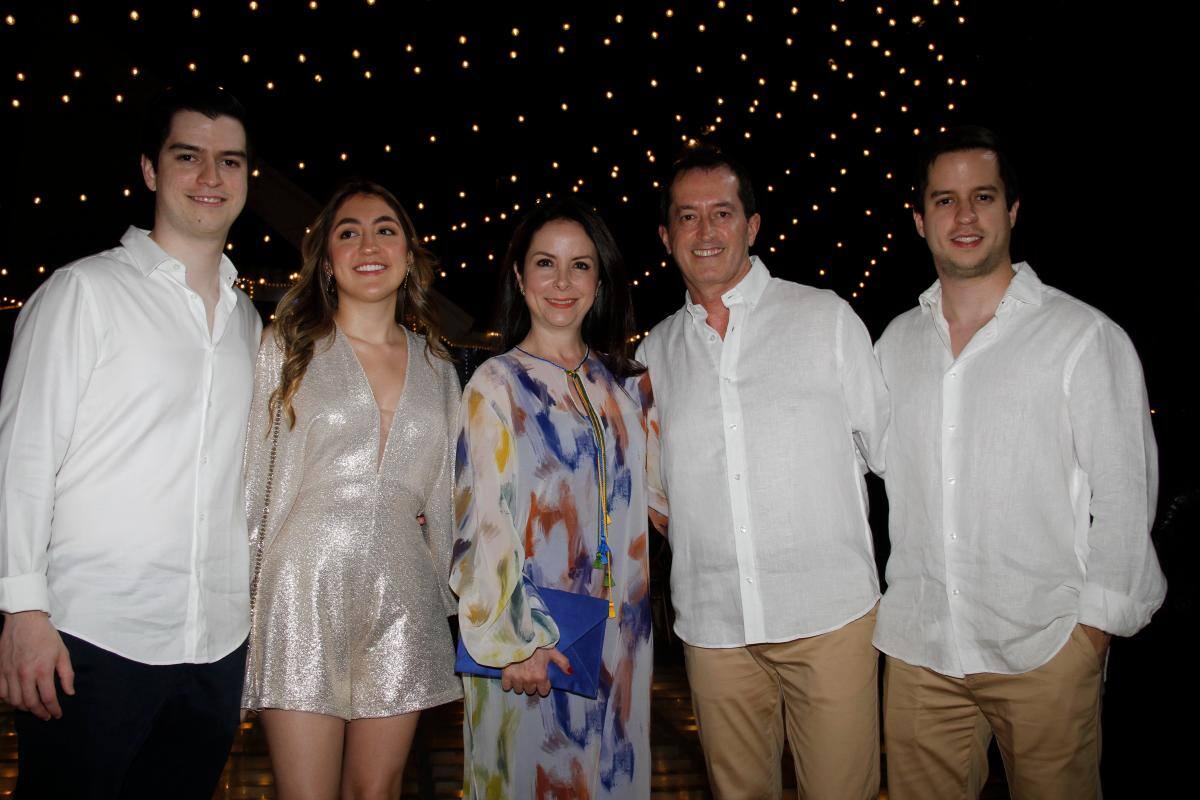 Juan Diego Arango, Andrea Espitia, Pily Guerrero, Diego Arango y Andrés Arango.
