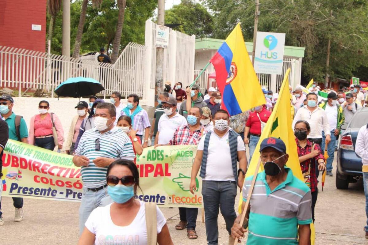 Magisterio y centrales obreras se movilizaron por las calles de Sincelejo