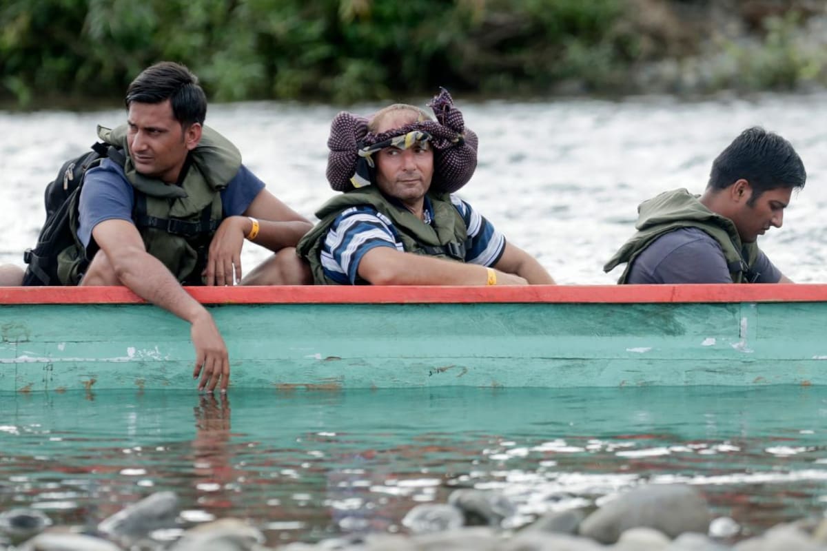 Migrantes cruzan último tramo mortal de la selva del Darién