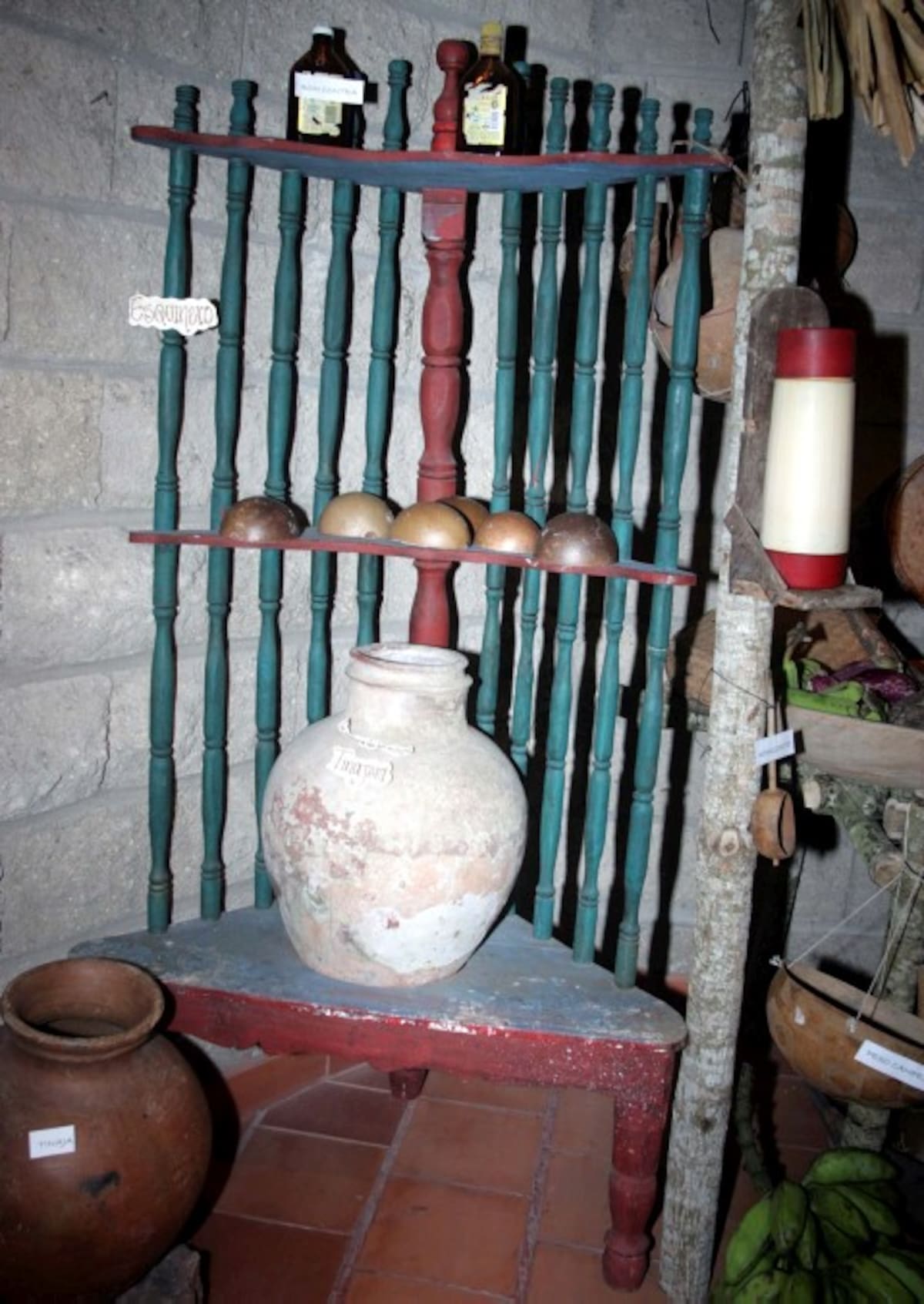 Elementos cono la tinaja hacían parte de los objetos utilizados en sus viviendas.