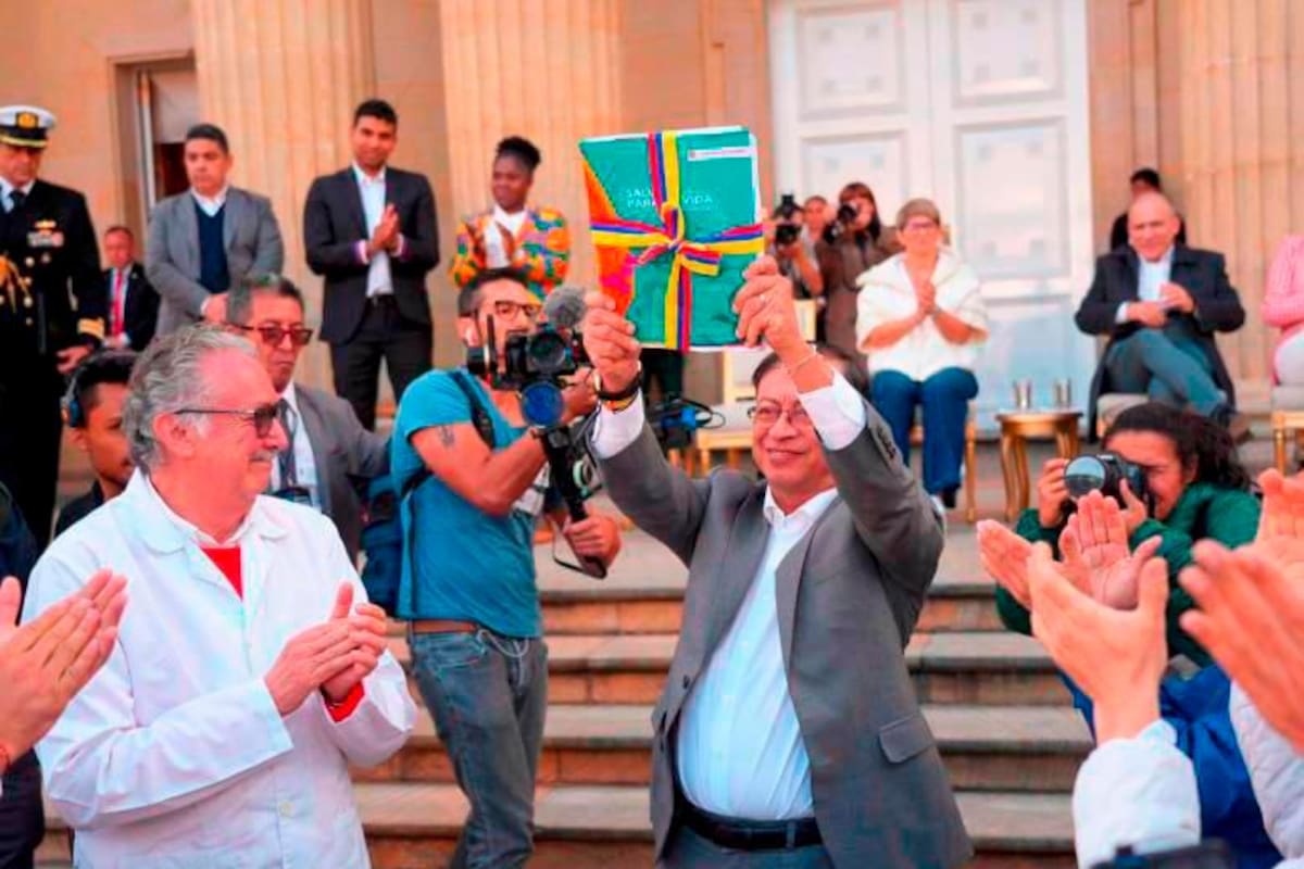 ¿Chantaje? Gobierno habría pedido renuncia de vices en oposición a la reforma