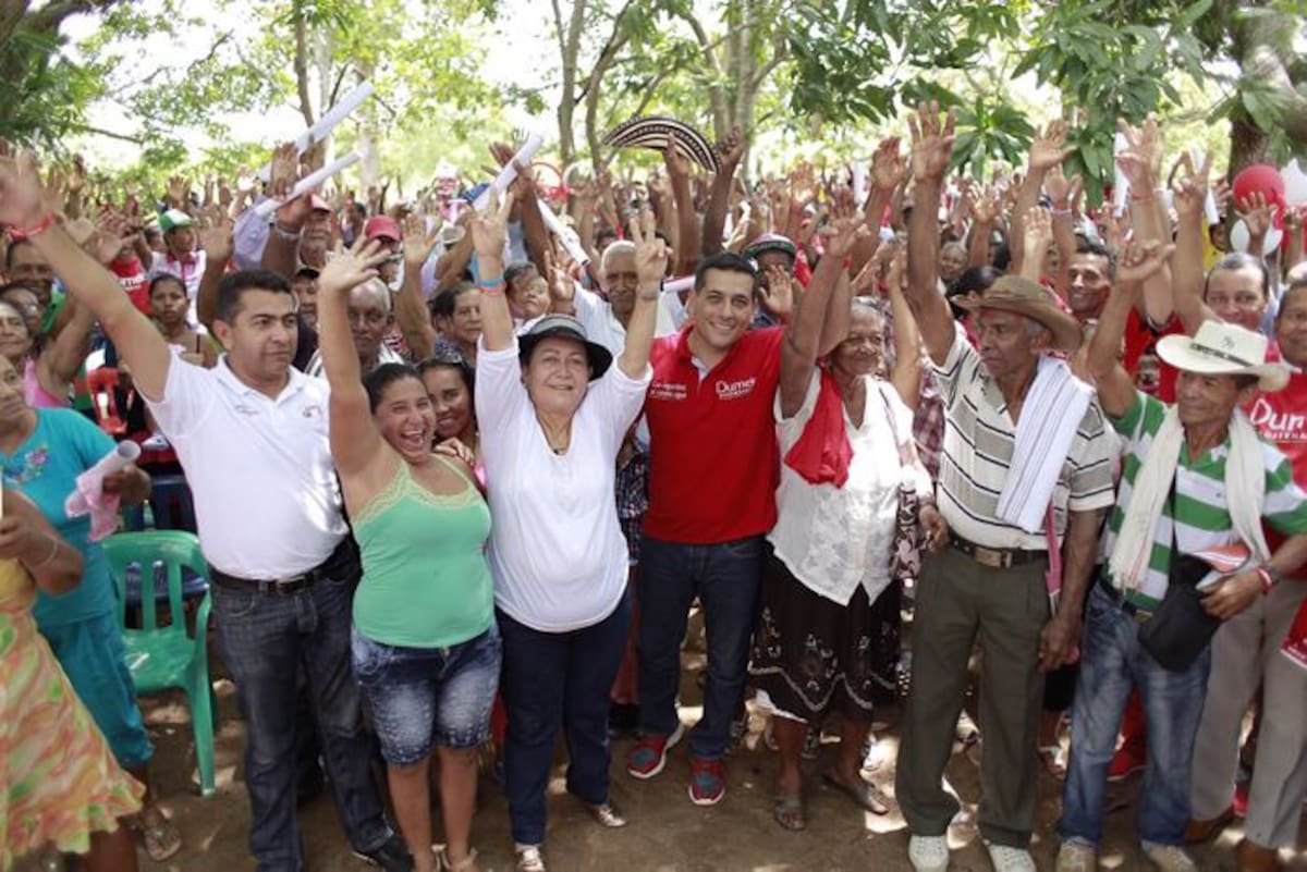 En Las Lobas, Dumek Turbay estuvo acompañado por la senadora Daira Galvis y el aspirante a la Asamblea por Cambio Radical, Jorge Redondo, entre otros dirigentes. Cortesía