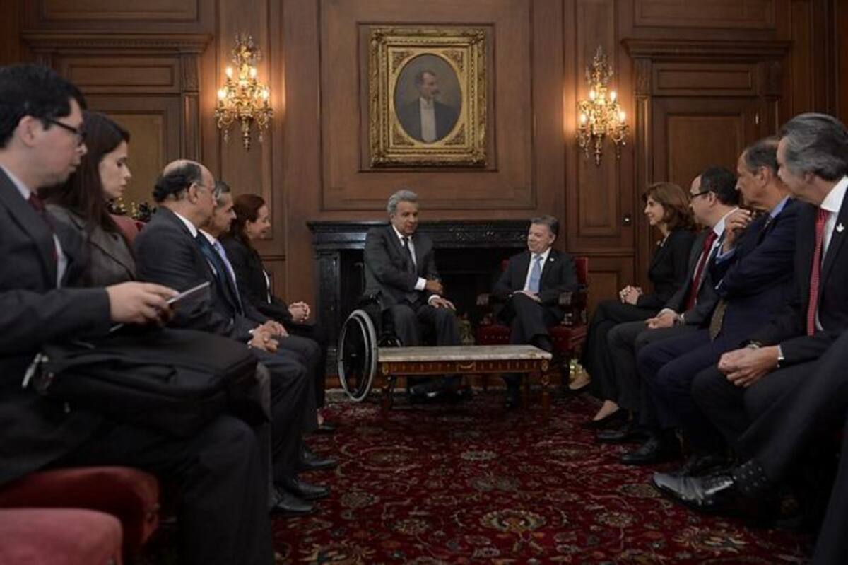 El presidente de Ecuador, Lenín Moreno y Juan Manuel Santos, presidente de Colombia. Colprensa.