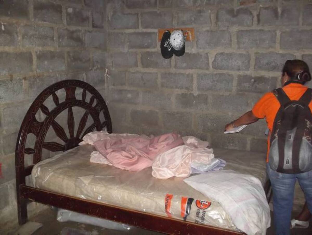 En este cuarto dormía Lesly cuando fue impactada por la bala perdida.