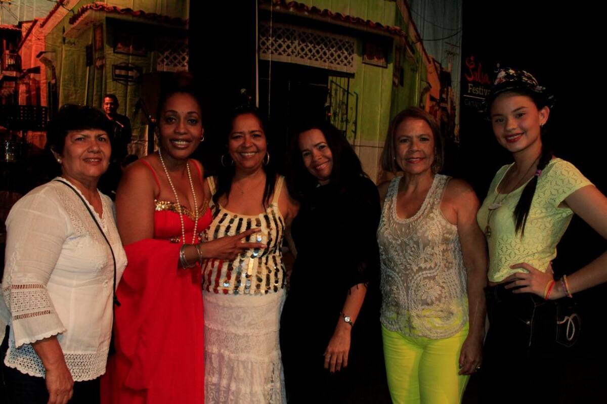 Gloria González, la cantante cubana, Idra María, Emilia Amador, Beatriz Bettín, Arlette Agudelo y María Angélica Múnera.