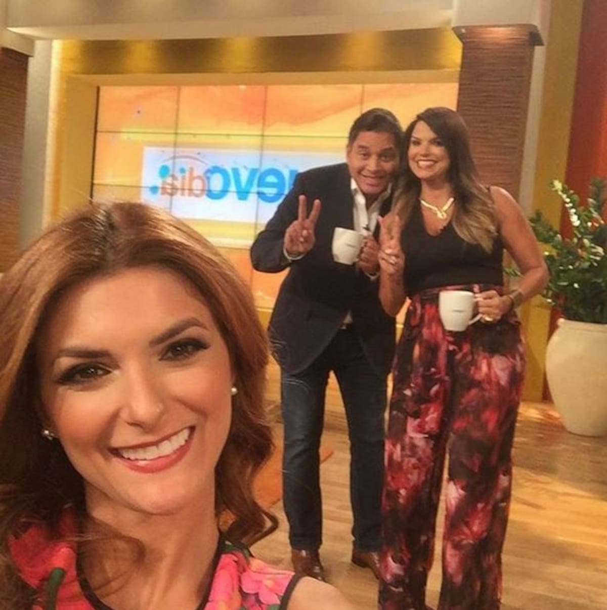 Siad junto al equipo de 'Un nuevo día'. INSTAGRAM