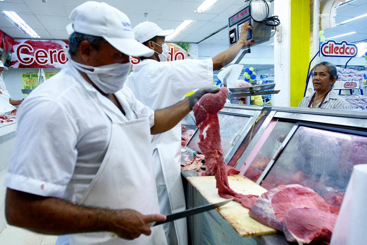 Canasta familiar: alimentos y vestuarios, con mayores precios