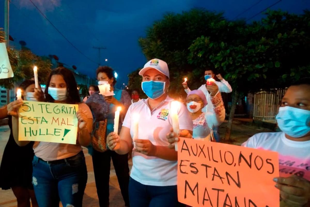 Con velatón, mujeres en Villas de Aranjuez rechazan feminicidios