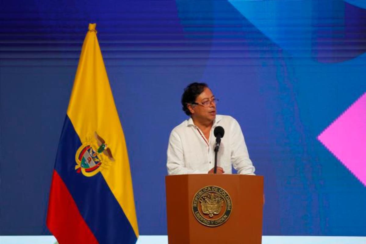 Presidente Petro viaja a San Andrés para evaluar afectaciones por huracán