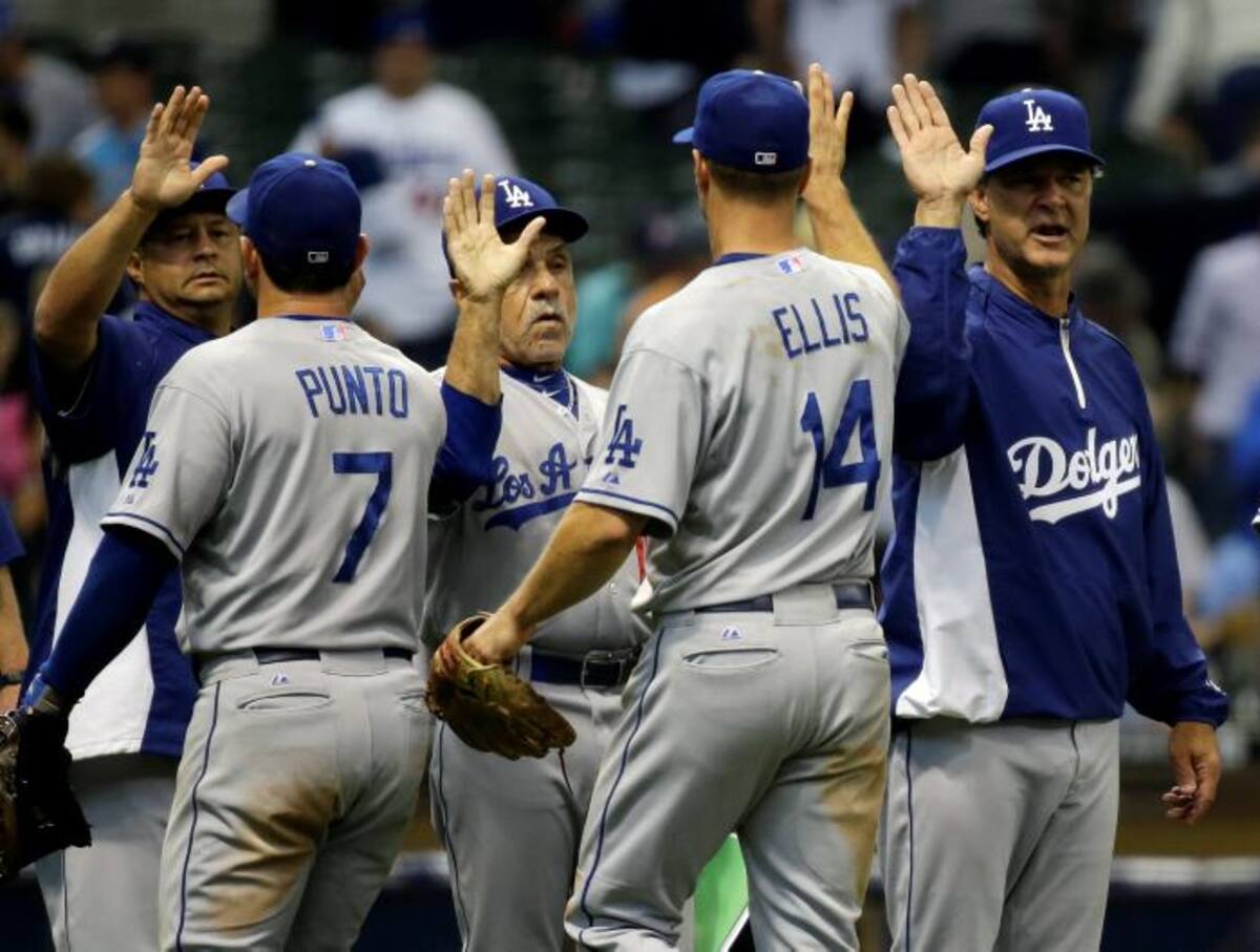 Dodgers de Los Ángeles derrotaron 9-2 a los Cerveceros de Milwauekee. AP