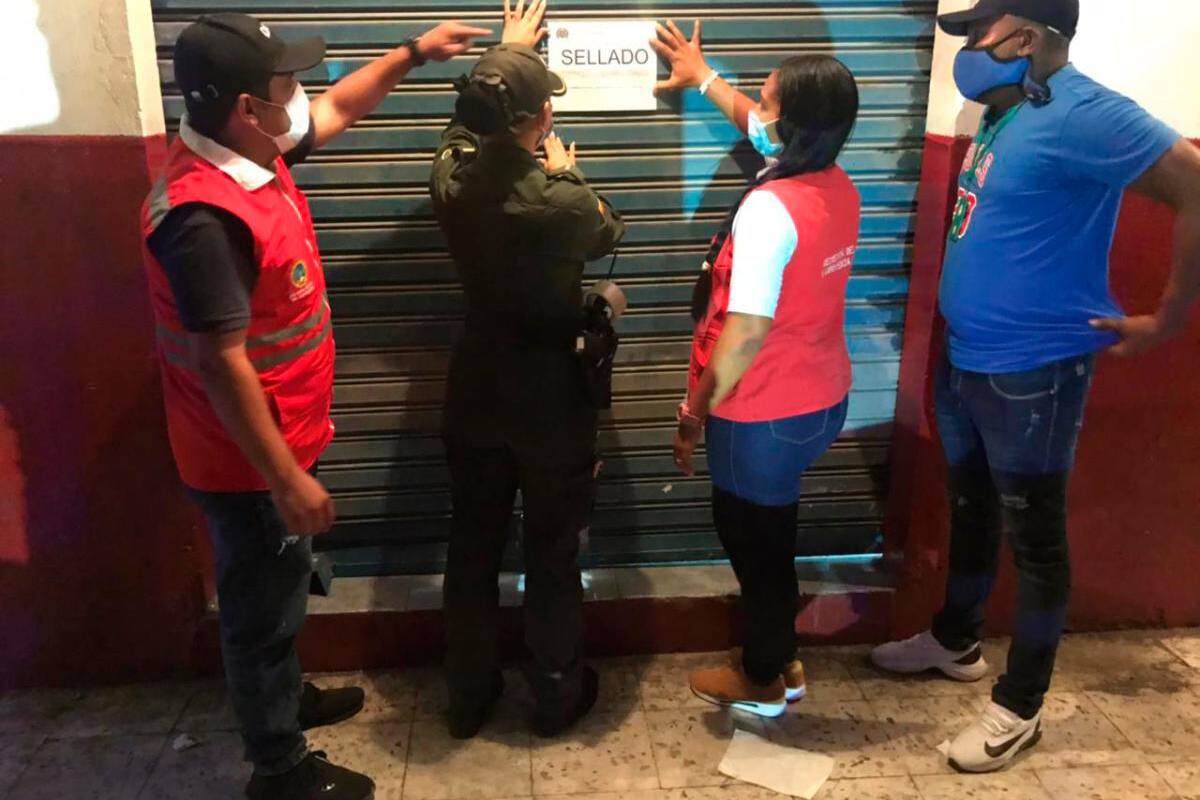 Cierran billar e inmovilizan seis motocicletas en Zaragocilla