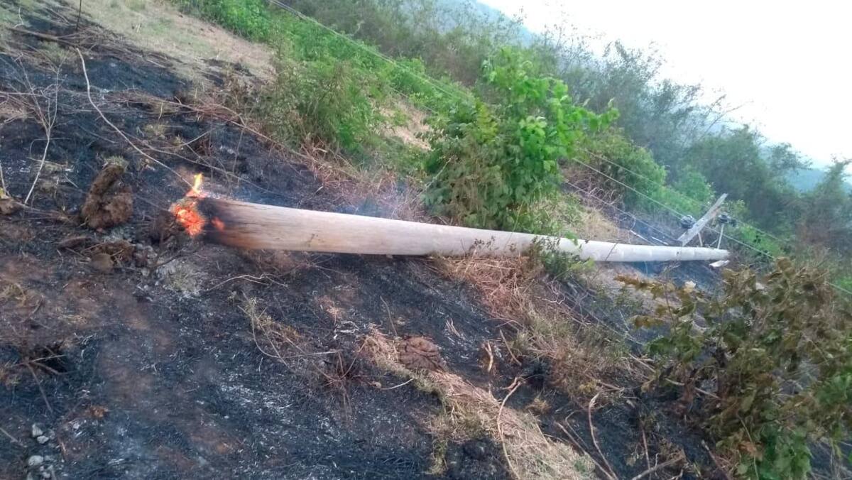 Electricaribe informó que el fuego dañó postes y las redes de distribución provocando la interrupción del servicio durante ocho horas. Foto:Cortesía/Electricaribe