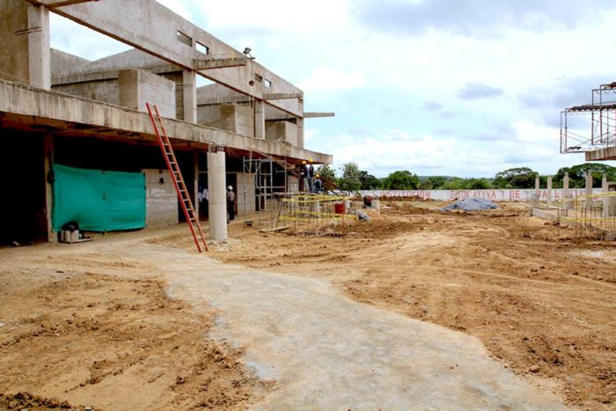 El Ministerio de Educación y la Gobernación de Bolívar dispusieron de 8 mil millones de pesos para terminar el megacolegio, retrasado desde el 2014. Cortesía