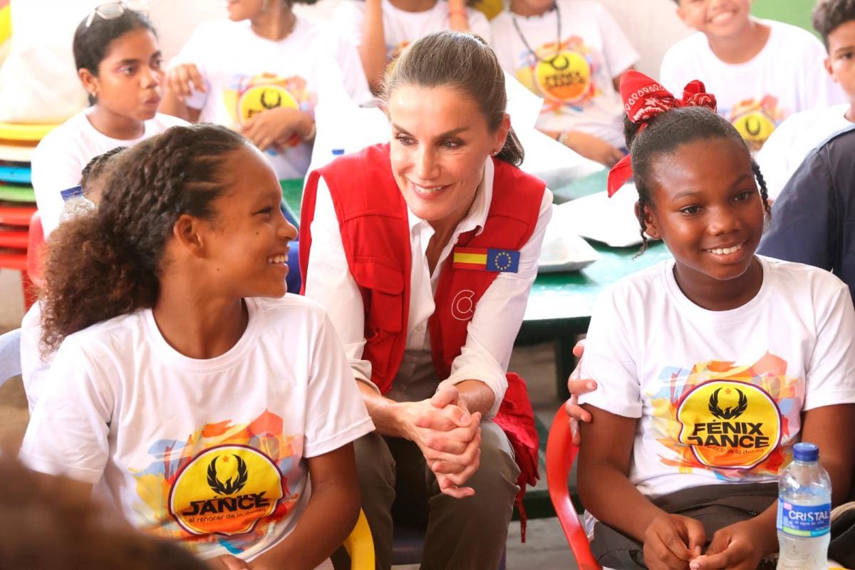 Visita de la reina Letizia de España a Villa Hermosa. // Foto: EFE