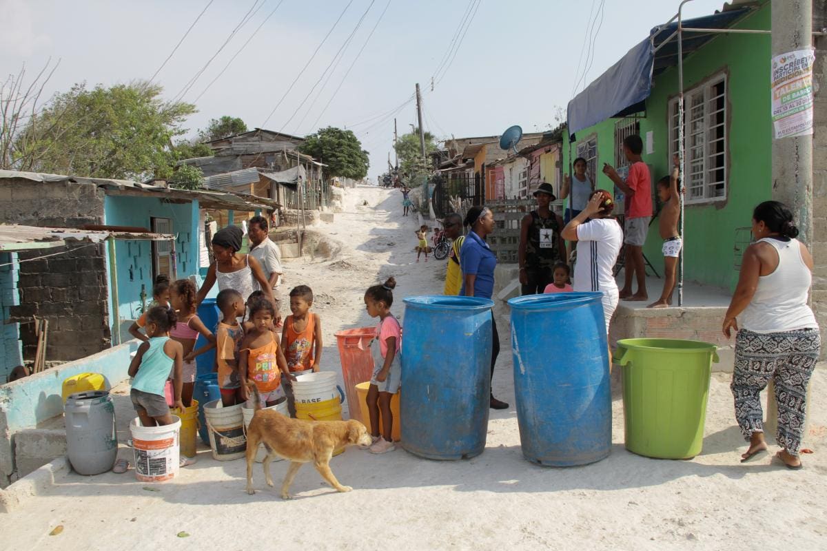A Palestina le duelen las pandillas y la falta de agua