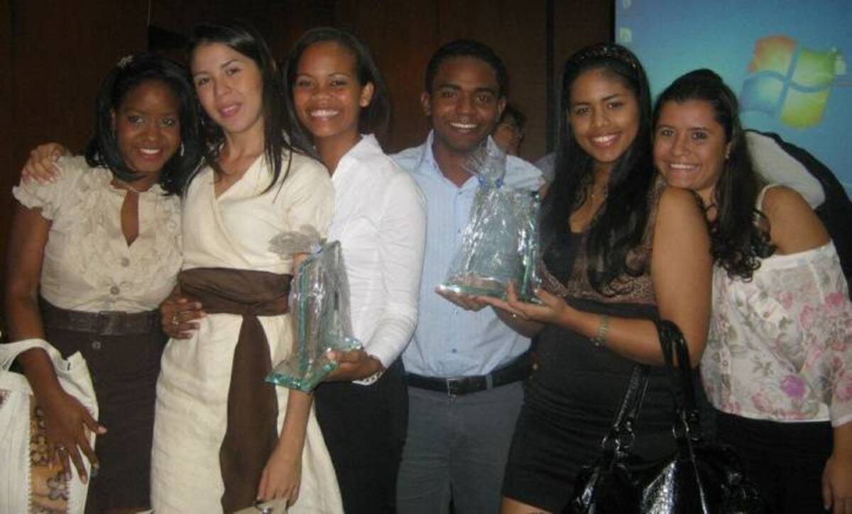 Estudiantes del Programa de Derecho del Tecnológico Comfenalco que representarán a Cartagena en el Concurso Nacional de Oralidad Procesal: Cesia Acosta, Gladys Cuello, Mackenzie Torres, Mery Ellen Castillo, Gléver Quintero y Katherin Nelson.