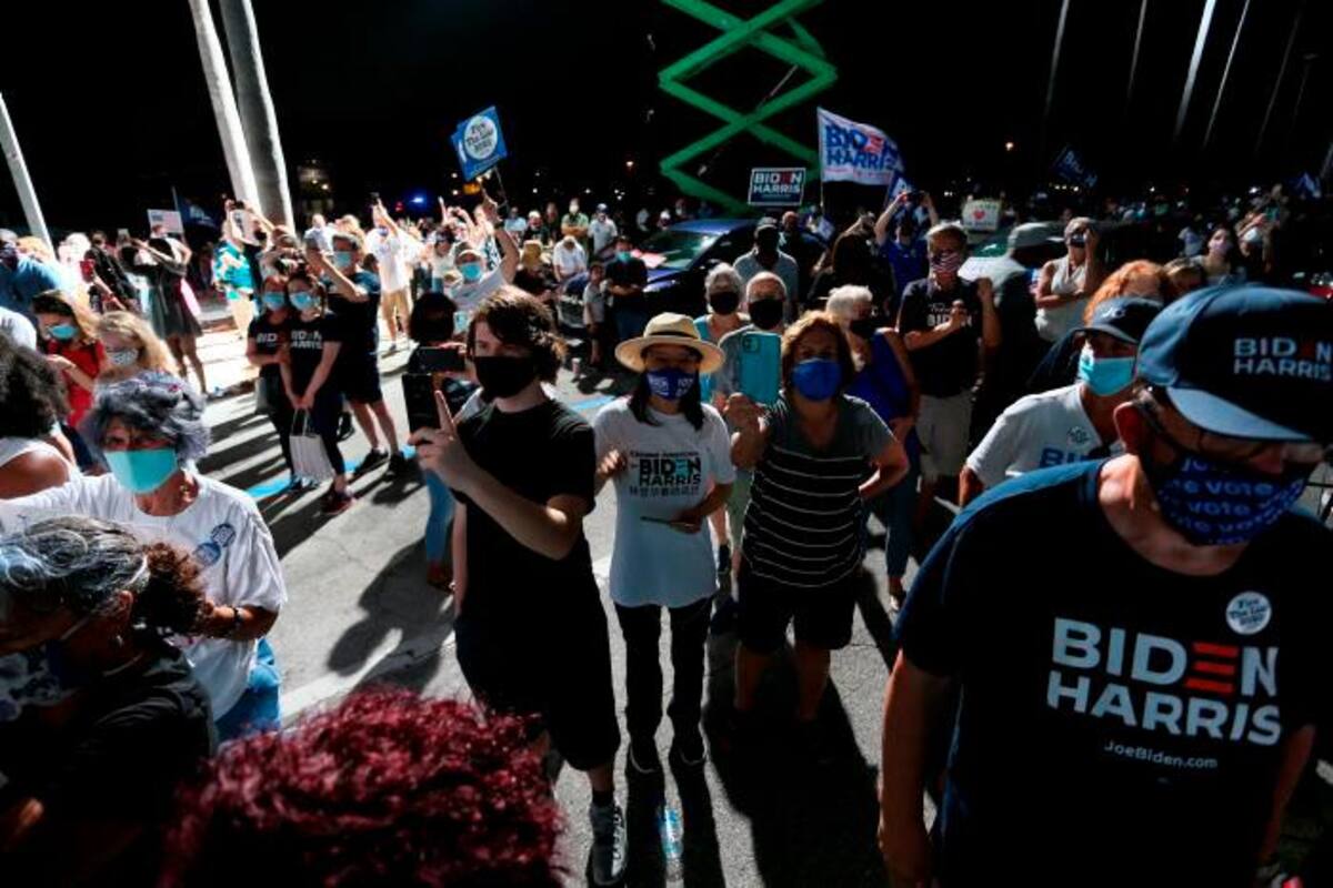 Pese al fantasma del socialismo, cubanos “sacan las uñas” por Biden