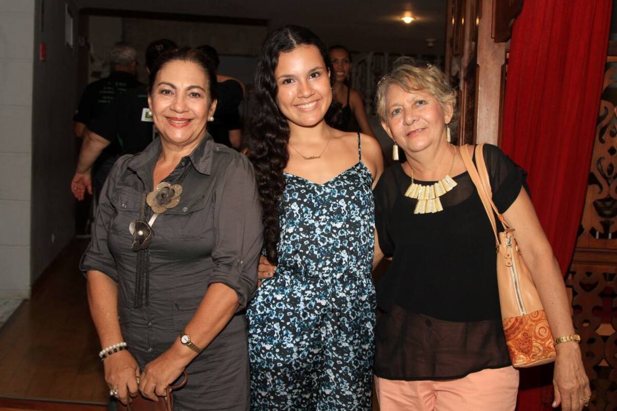 Elsy Paternina, Kathleen Ceballos y Nelly de Buelvas.