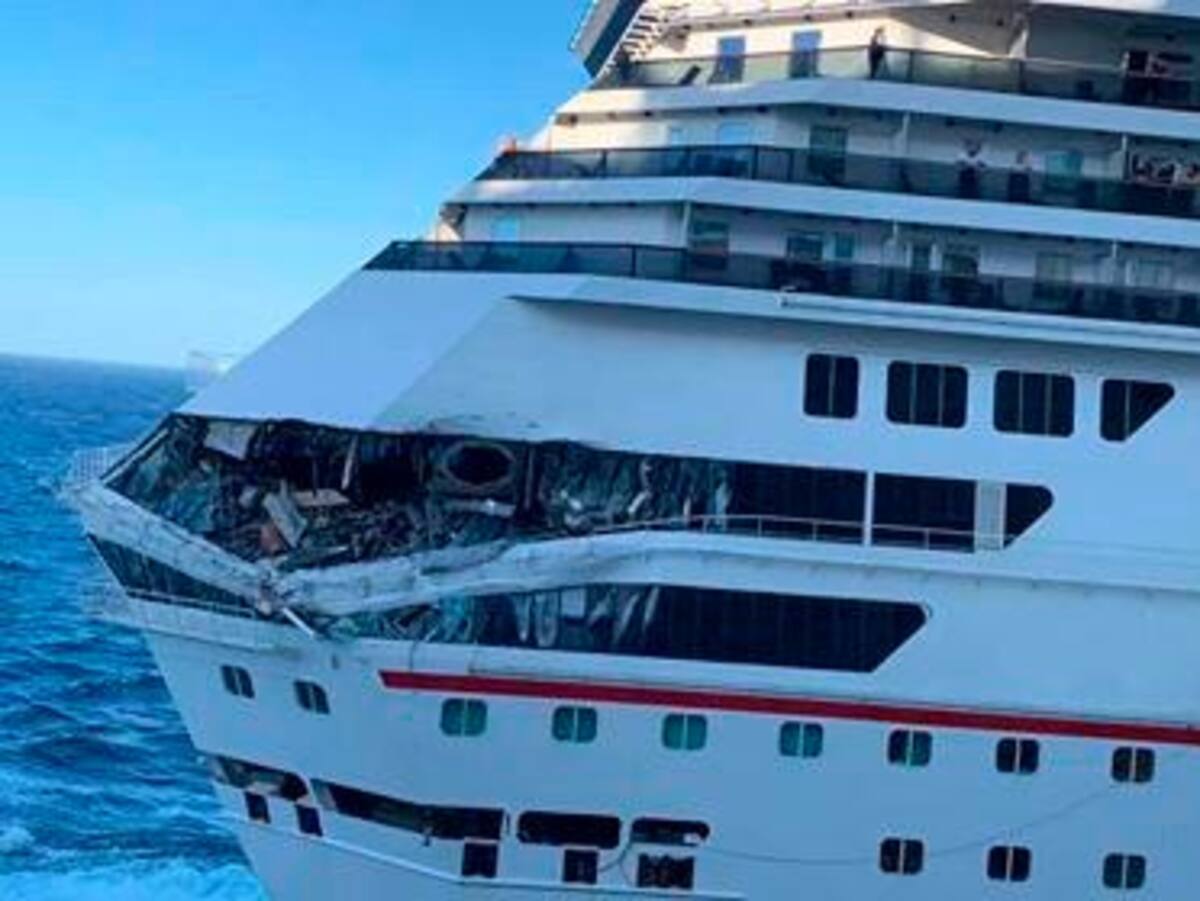 Un crucero chocó con otro mientras intentaba atracar en el destino turístico Cozumel. México.