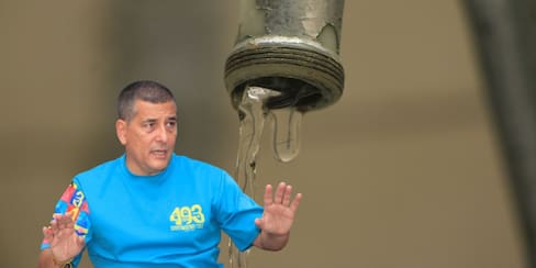 Tribunal ordena a Acuacar suspender racionamientos, tras demanda de Dumek Turbay