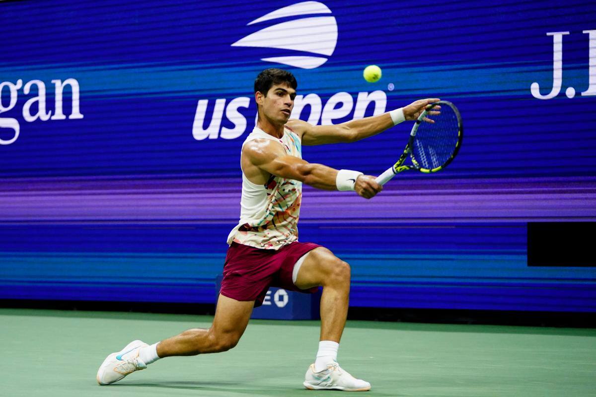 Carlos Alcaraz inició a lo campeón la defensa de su título en el US Open