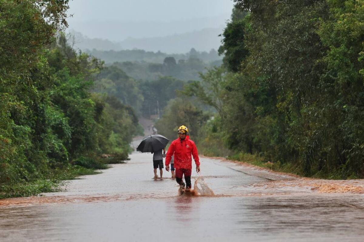 Lluvias torrenciales en Brasil dejan 29 muertos y 60 desaparecidos