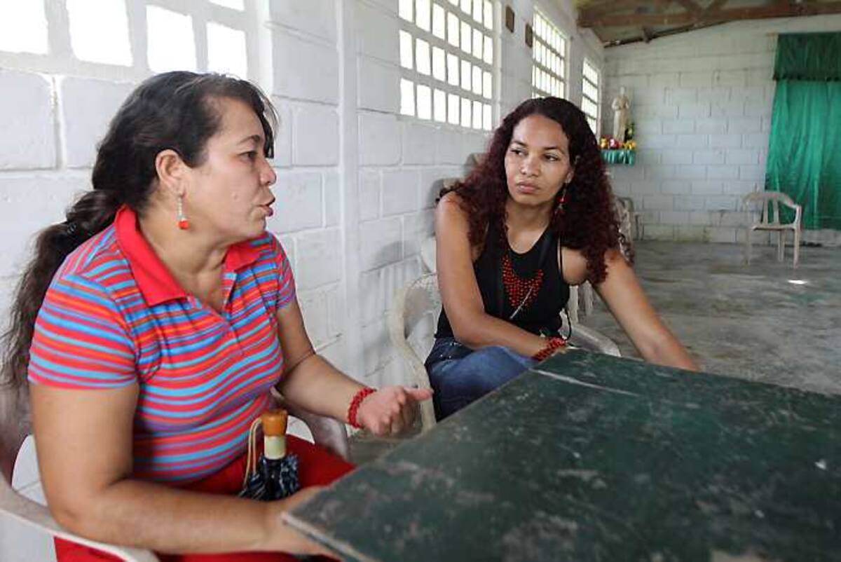 Celia Puentes y Claudia Silgado luchan por sacar adelante a los jóvenes del 20 de Enero. FOTO AROLDO MESTRE-ELUNIVERSAL