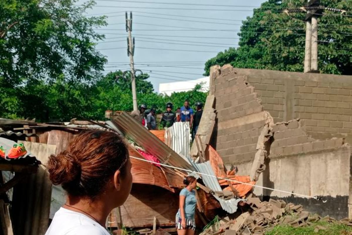 “Mi hija casi se ahoga”: angustia por muro que cayó en Zaragocilla tras lluvia
