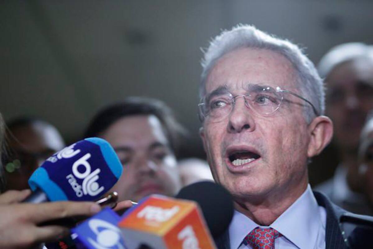 Álvaro Uribe seguirá detenido y su proceso se surtirá por la Ley 906