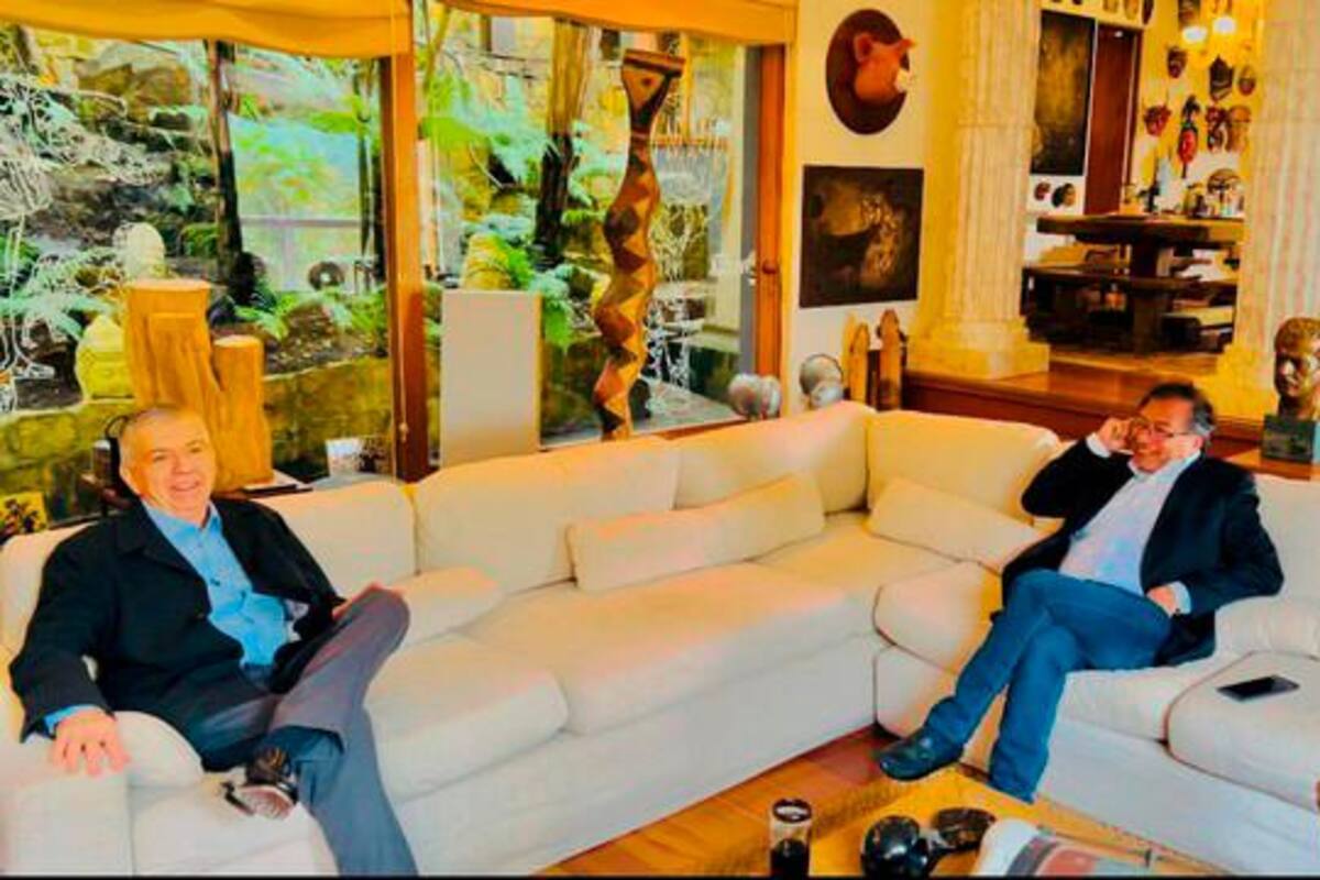 Duro cuestionamiento de César Gaviria a Gustavo Petro
