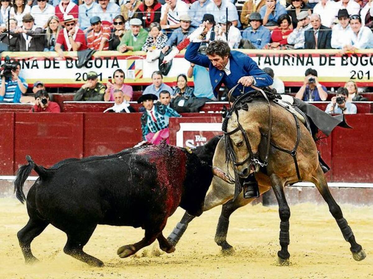 Hermoso de Mendoza tiene 40 corridas firmadas, una vez, claro está, salga de los compromisos que tiene contraídos, tras dejar Manizales, en Popayán, Medellín, Bucaramanga y San Cristóbal, Venezuela.